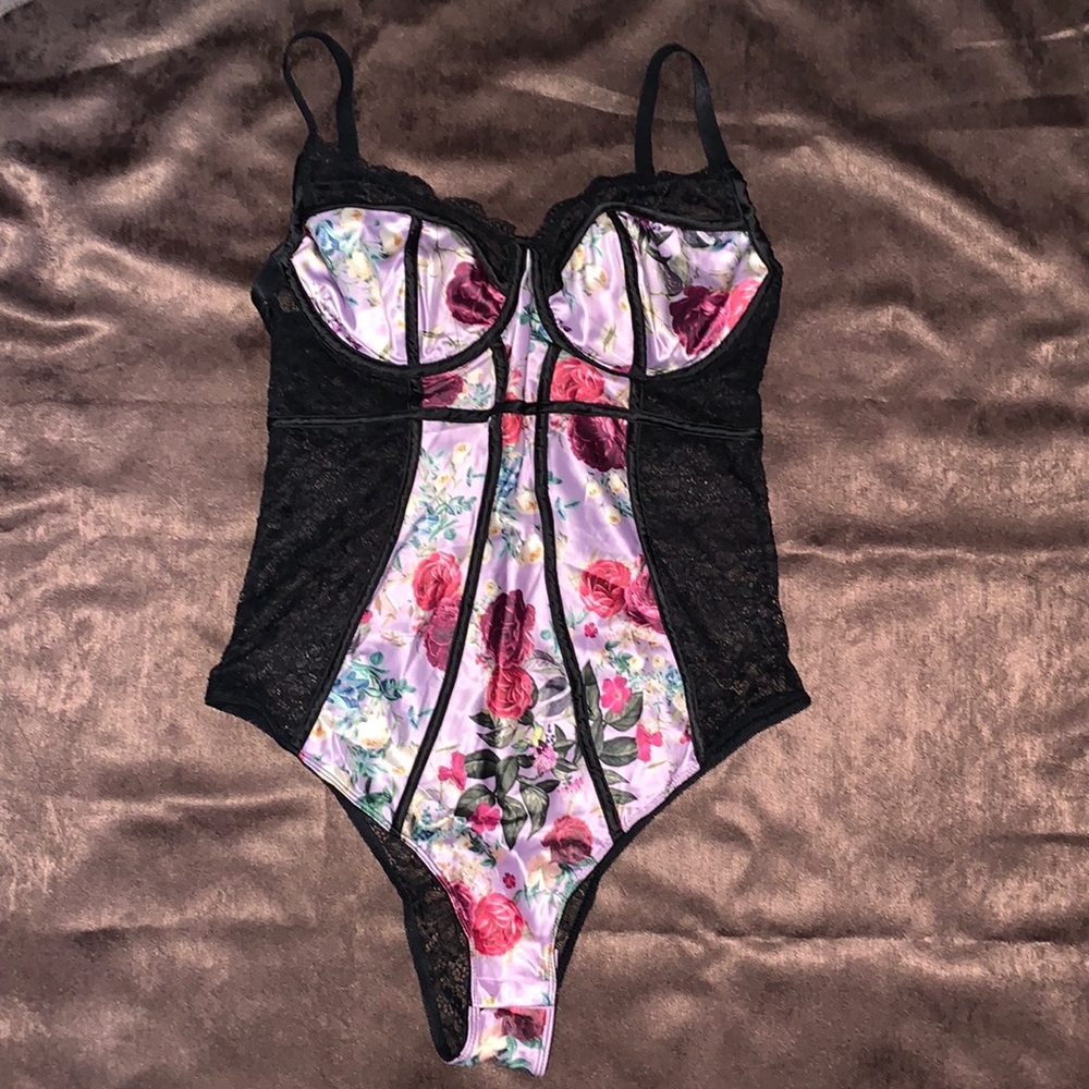 Torrid Curve Floral Black Lace Bodysuit size 10